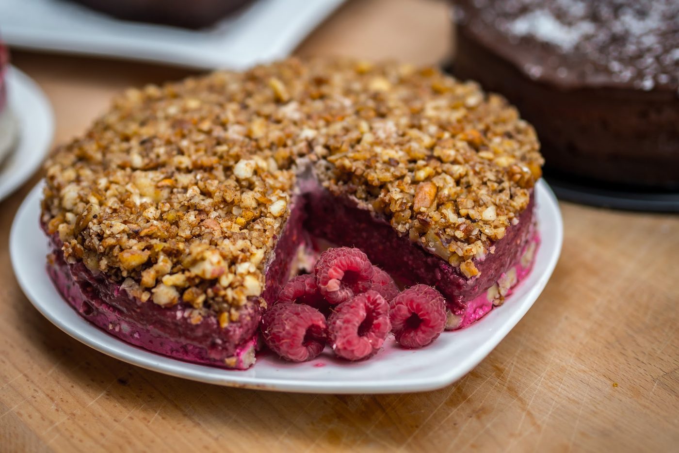 Rosy Raspberry Crumble · 16 cm round